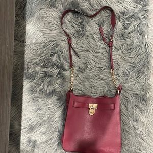 Large leather messenger Michael Kors bag